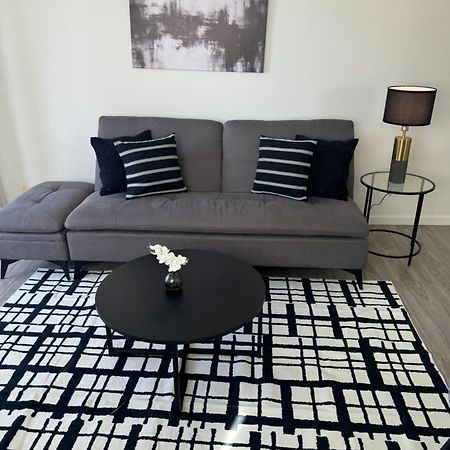1508- Heart Of Waikiki With Kitchen-Free Parking-King Bed-Corner Unit Lägenhet Honolulu Exteriör bild