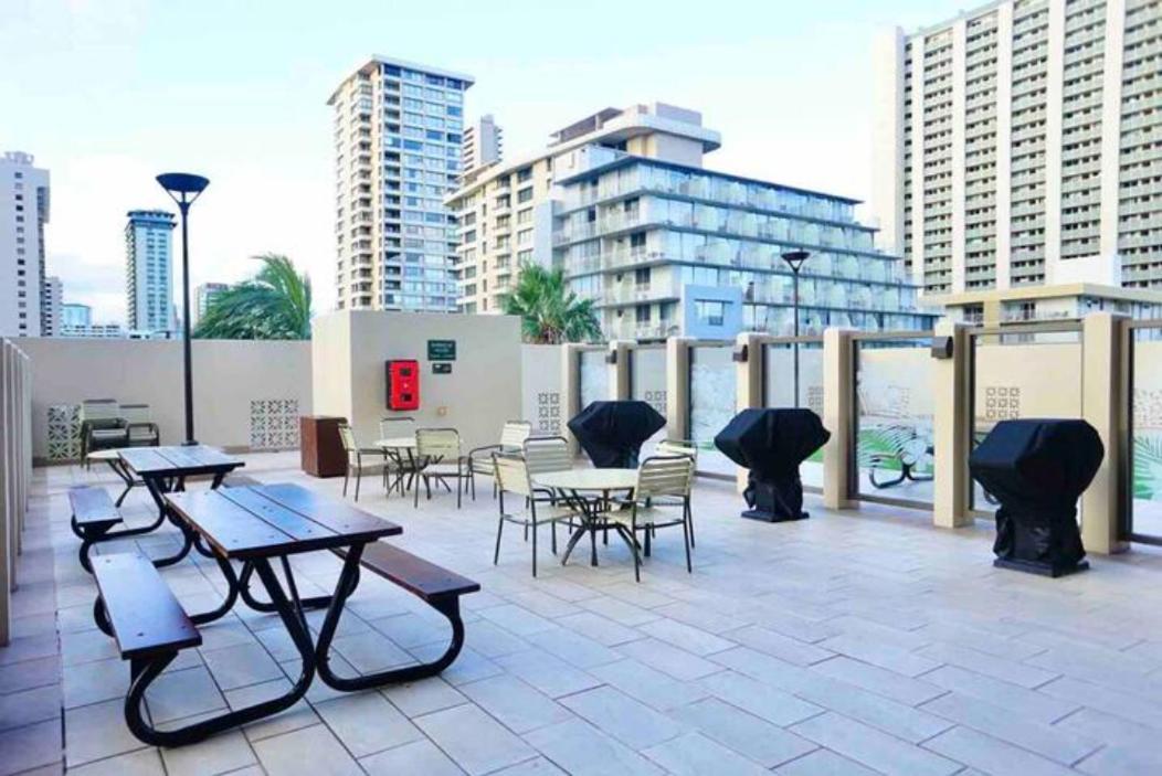 1508- Heart Of Waikiki With Kitchen-Free Parking-King Bed-Corner Unit Lägenhet Honolulu Exteriör bild
