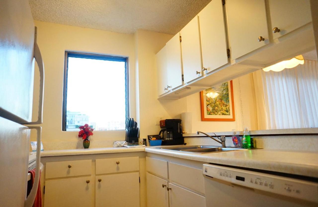 1508- Heart Of Waikiki With Kitchen-Free Parking-King Bed-Corner Unit Lägenhet Honolulu Exteriör bild