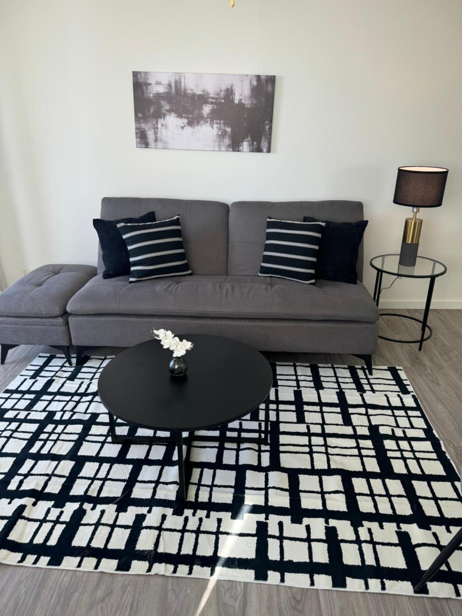 1508- Heart Of Waikiki With Kitchen-Free Parking-King Bed-Corner Unit Lägenhet Honolulu Exteriör bild